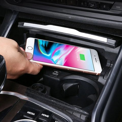 Безпровідна зарядка QI для Volkswagen Passat 2018-2021 р.в. Прев'ю 1